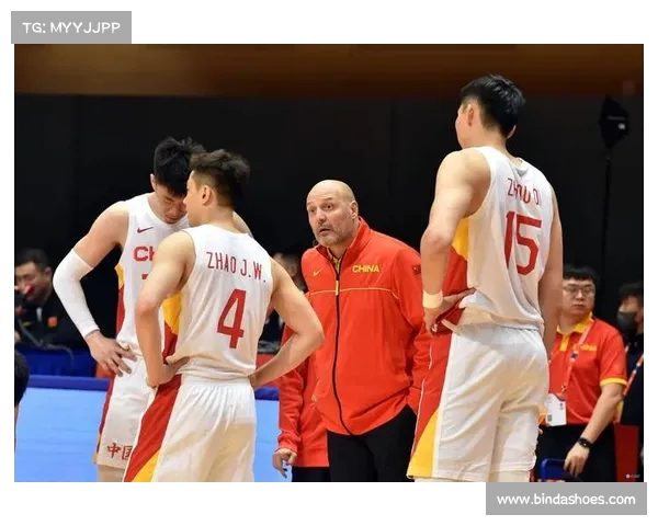 中国篮球队启程前往西班牙拉练 王浩然离队成焦点 中国篮球队启程前往西班牙拉练 王浩然离队成焦点